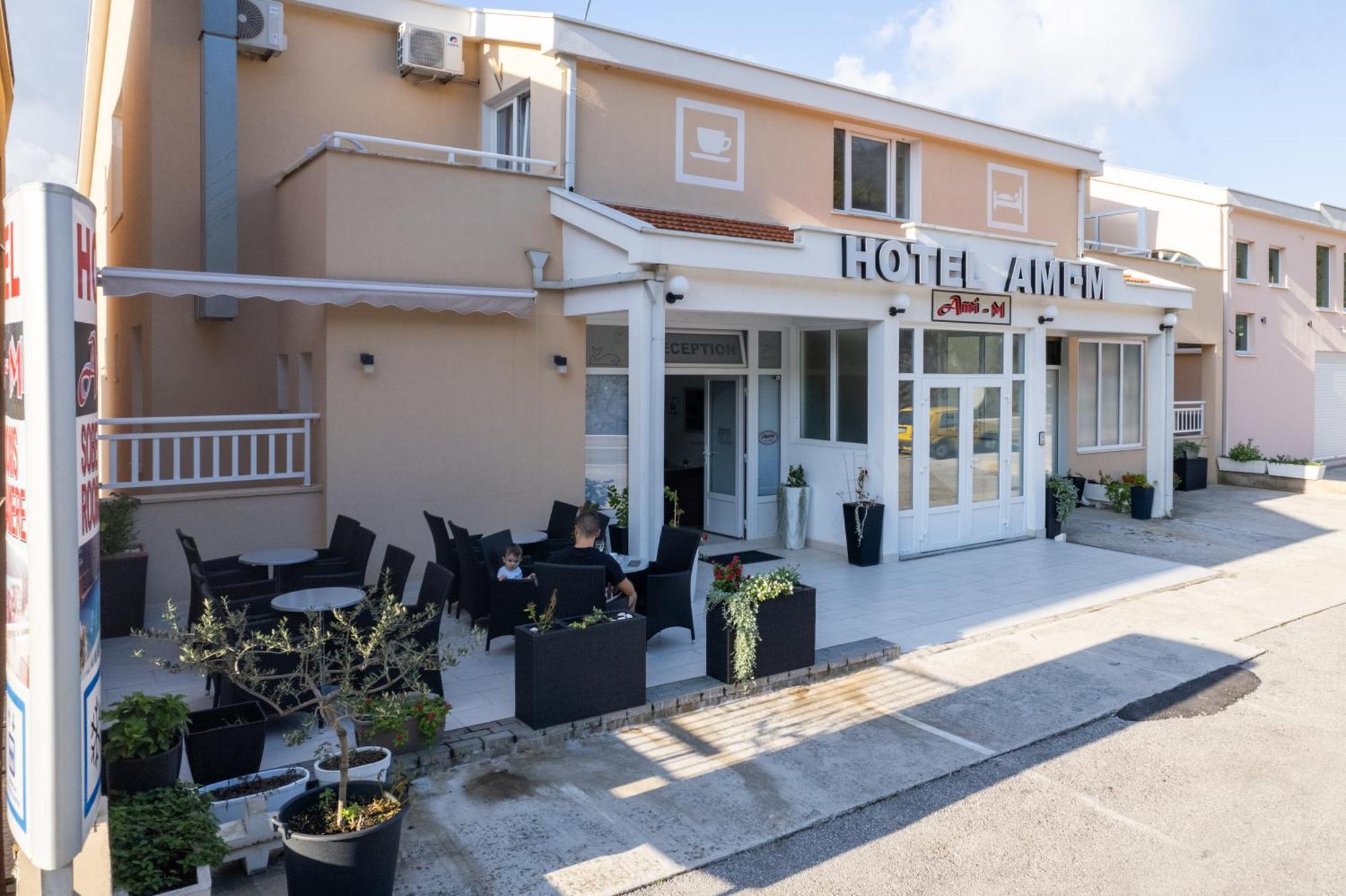 Hotel Ami - M Neum Εξωτερικό φωτογραφία