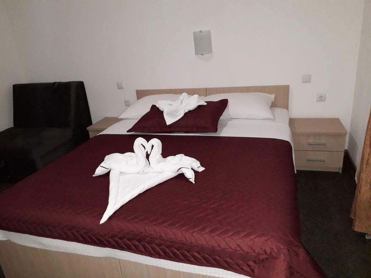 Hotel Ami - M Neum Εξωτερικό φωτογραφία