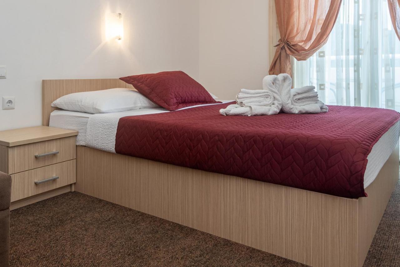 Hotel Ami - M Neum Εξωτερικό φωτογραφία