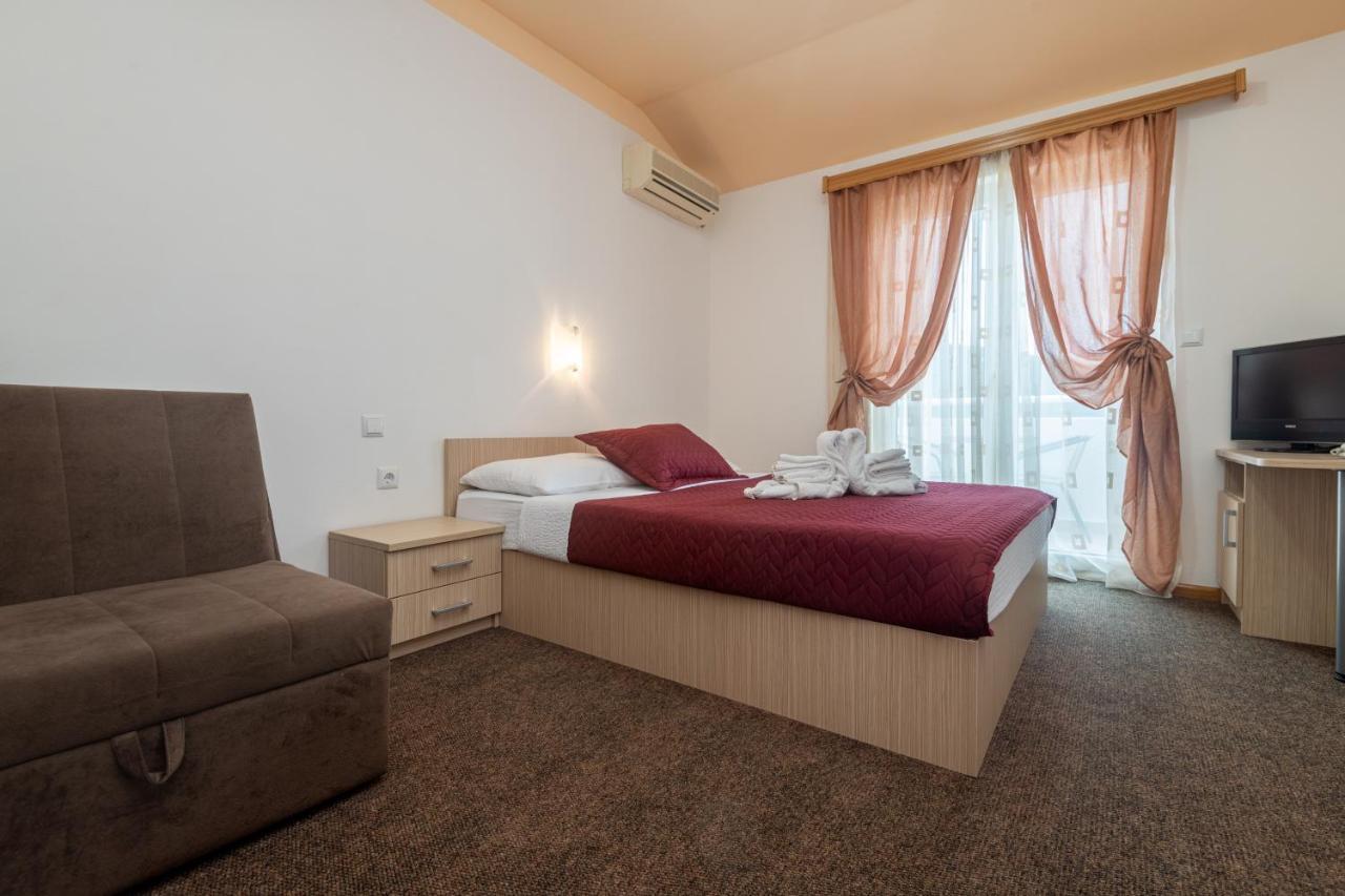 Hotel Ami - M Neum Εξωτερικό φωτογραφία