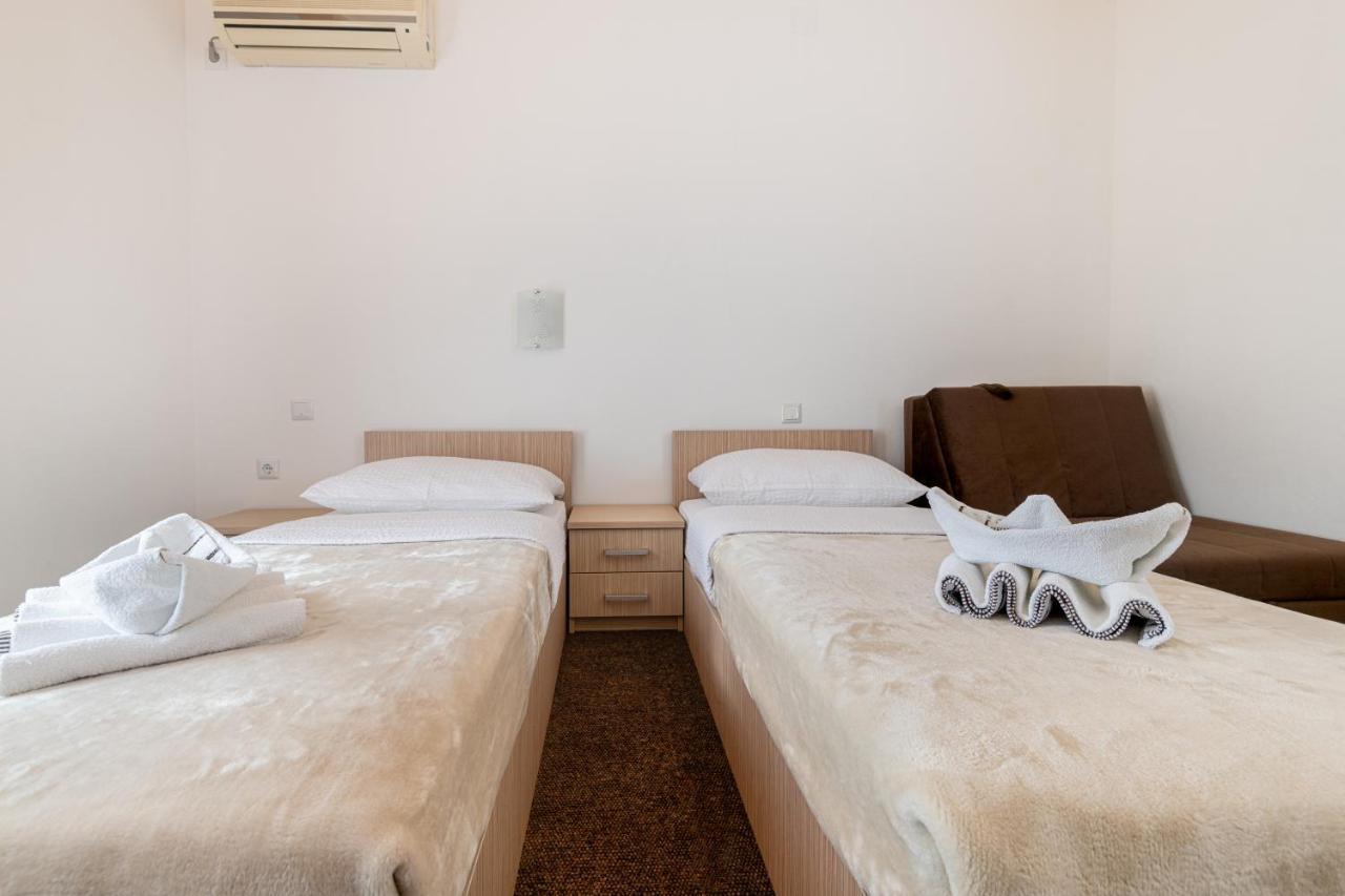 Hotel Ami - M Neum Εξωτερικό φωτογραφία