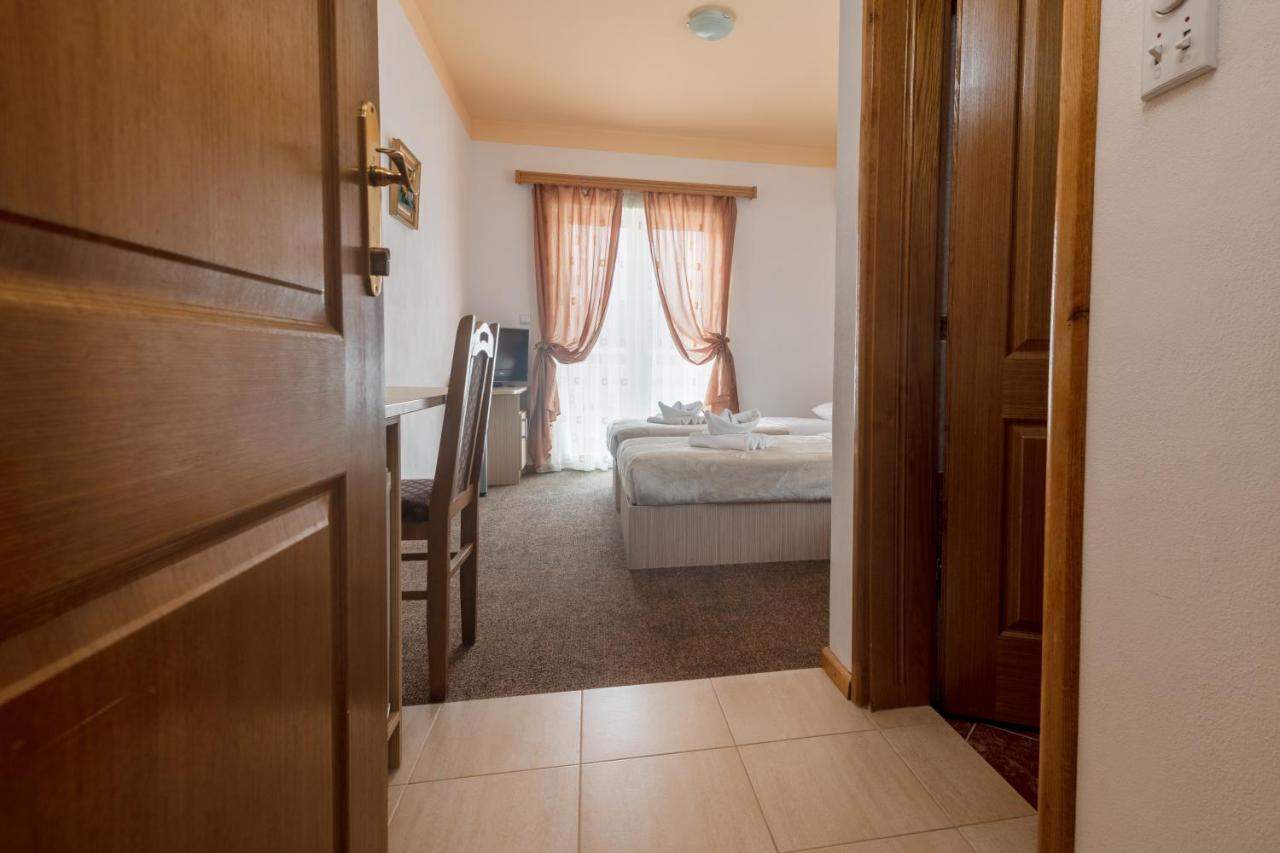 Hotel Ami - M Neum Εξωτερικό φωτογραφία